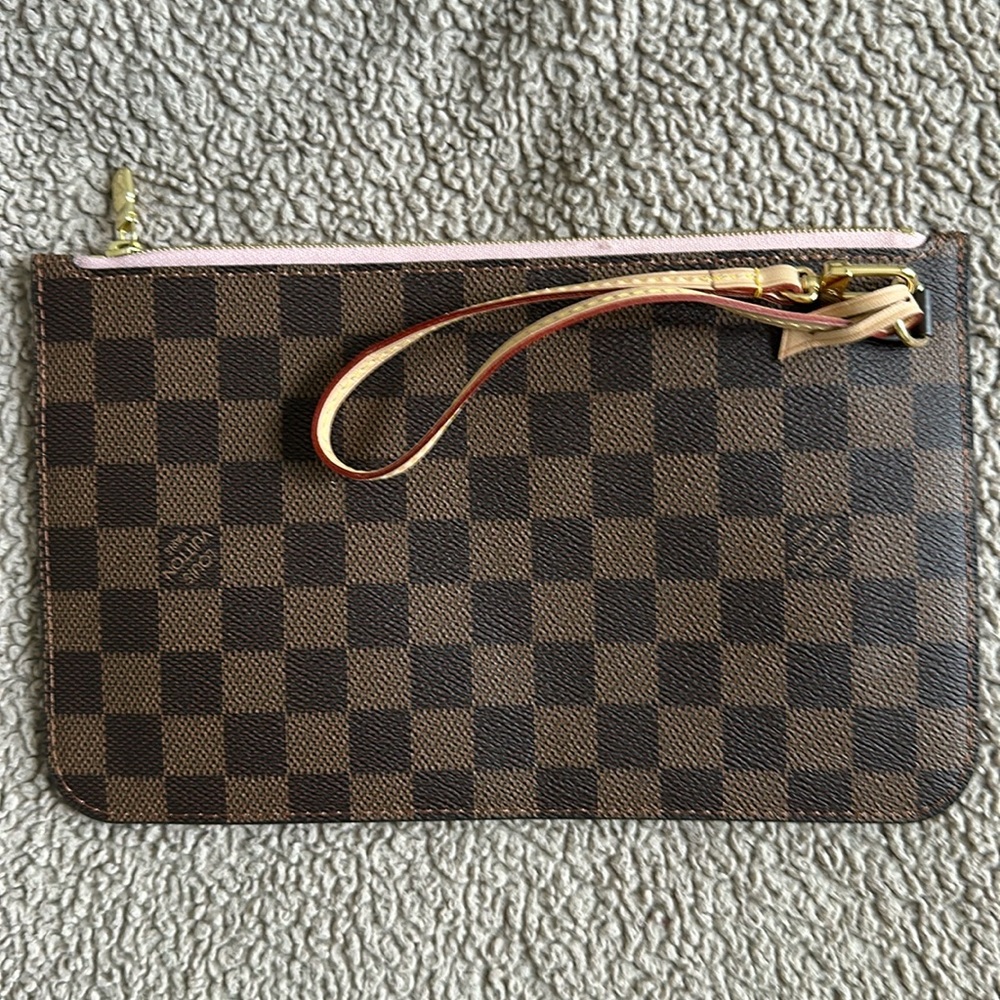 Like New Louis Vuitton Neverfull MM Ballerina Pink Damier Pouch